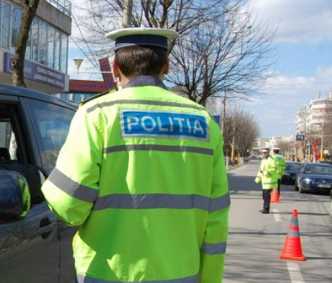 Zeci de sancţiuni, pentru viteză şi lipsa centurii de siguranţă